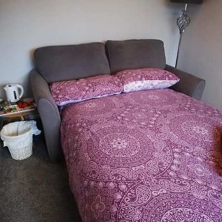 Hotel Little Cosy Cwtsh à Pontyclun Extérieur photo